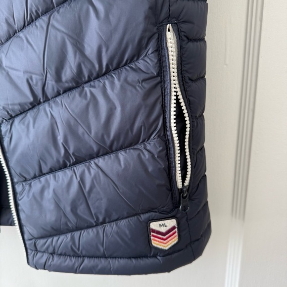MARINE LAYER archive andes puffer vest in blue mountain scene size small NEW - Picture 6 of 8